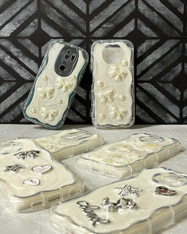 قاب گوشی برجسته پروانه